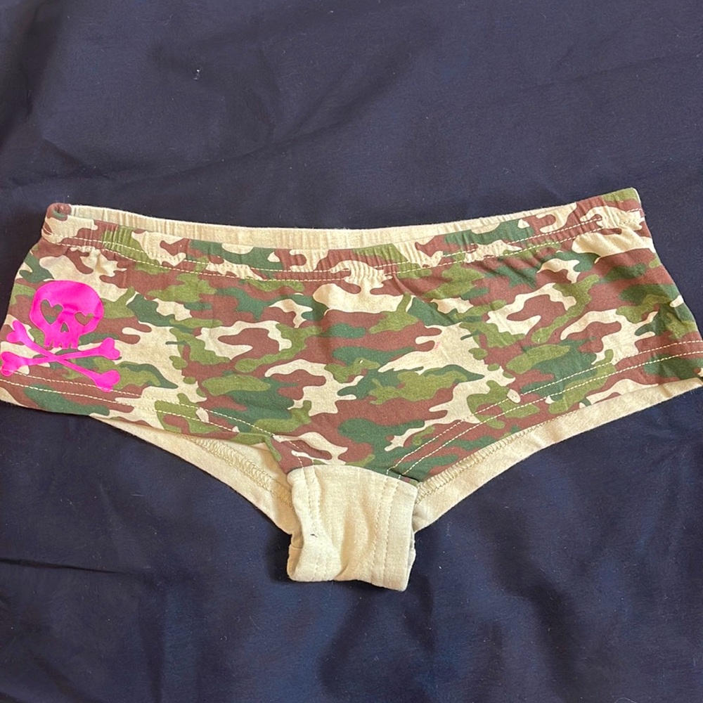 Boy shorts